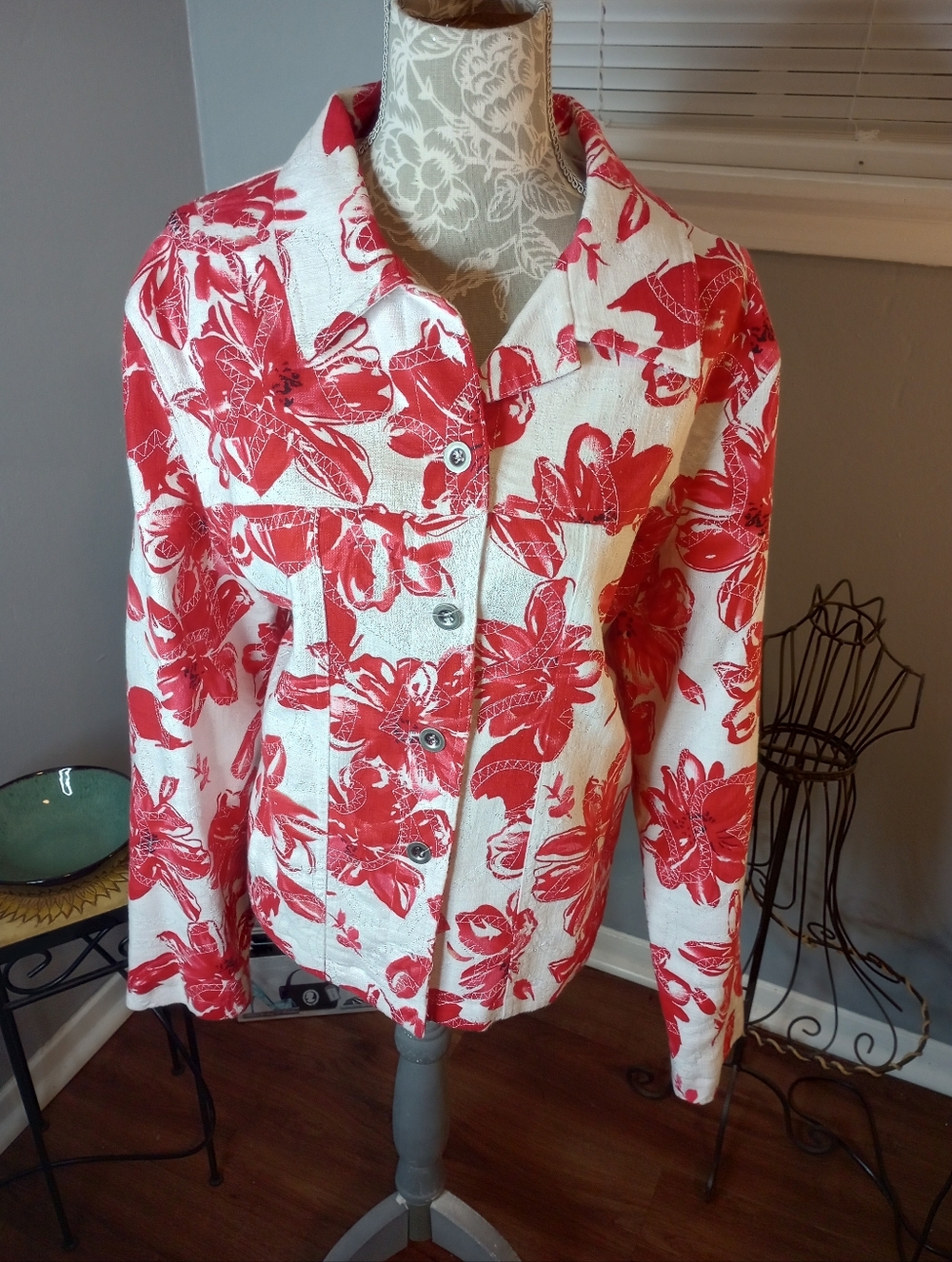 TanJay White Jacket with Red Floral Print